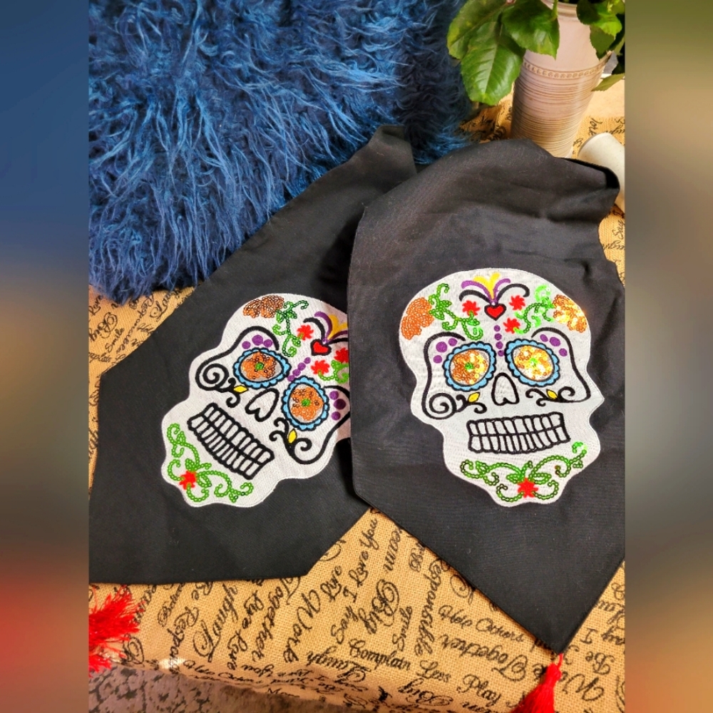 Beautiful cotton polyester blend sugar skull table runner